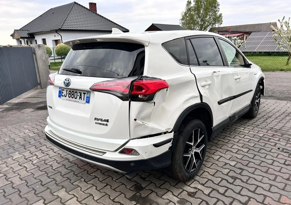Toyota RAV4 cena 43900 przebieg: 82000, rok produkcji 2017 z Konin małe 46